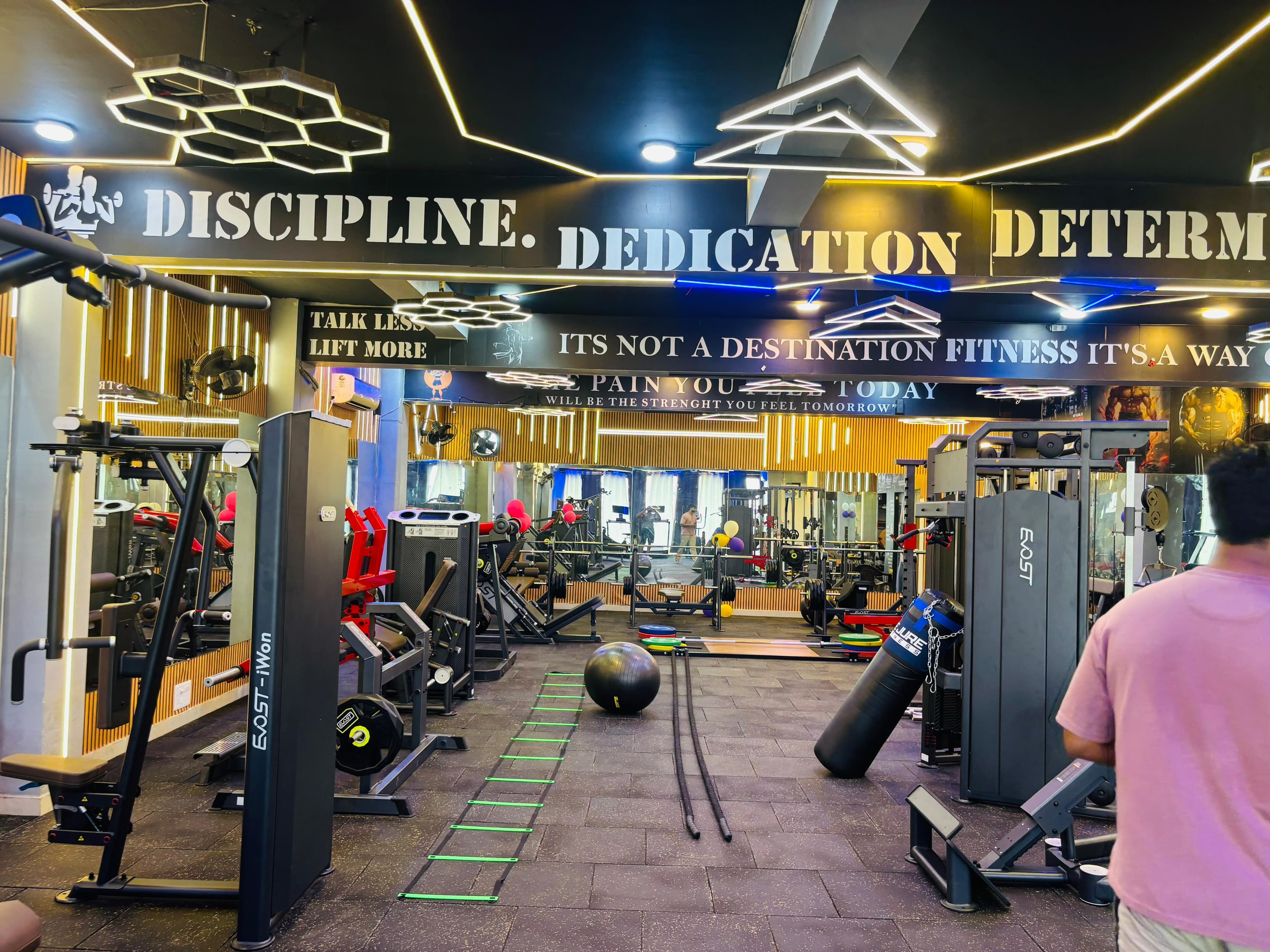 Squat racks and power cages